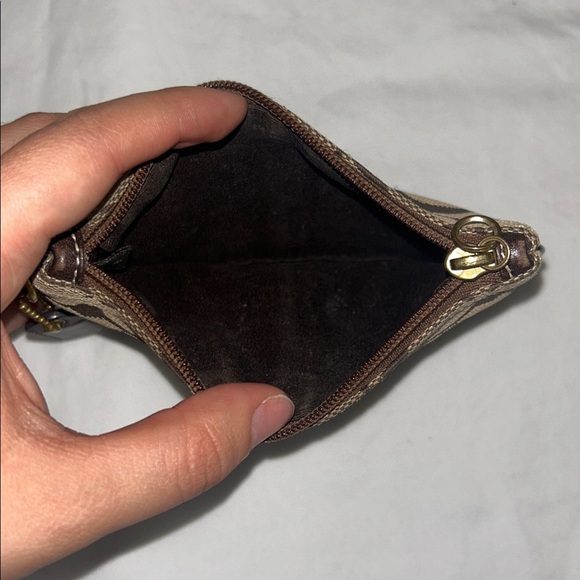 Small Coach Wristlet w/Brown Trim - Picture 3 of 3